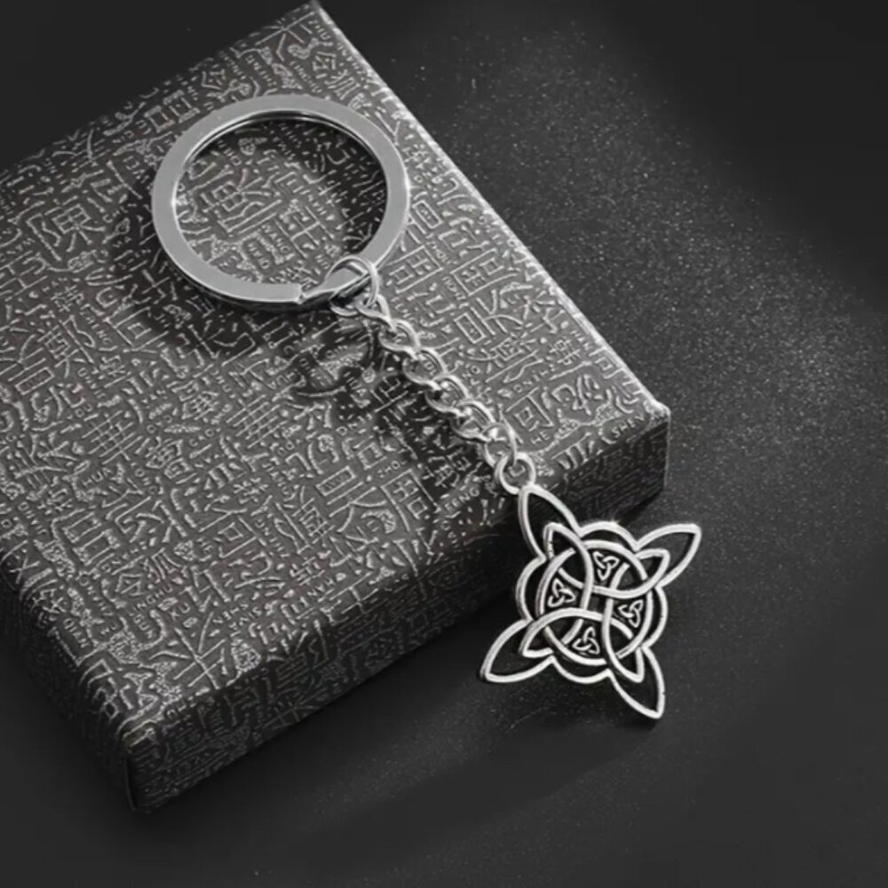 Celtic Witch Magic Knot Keychain NWT